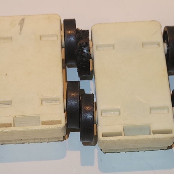 4 Vintage Fisher Price Little People Single One Person Cars. - Picture 9 of 9